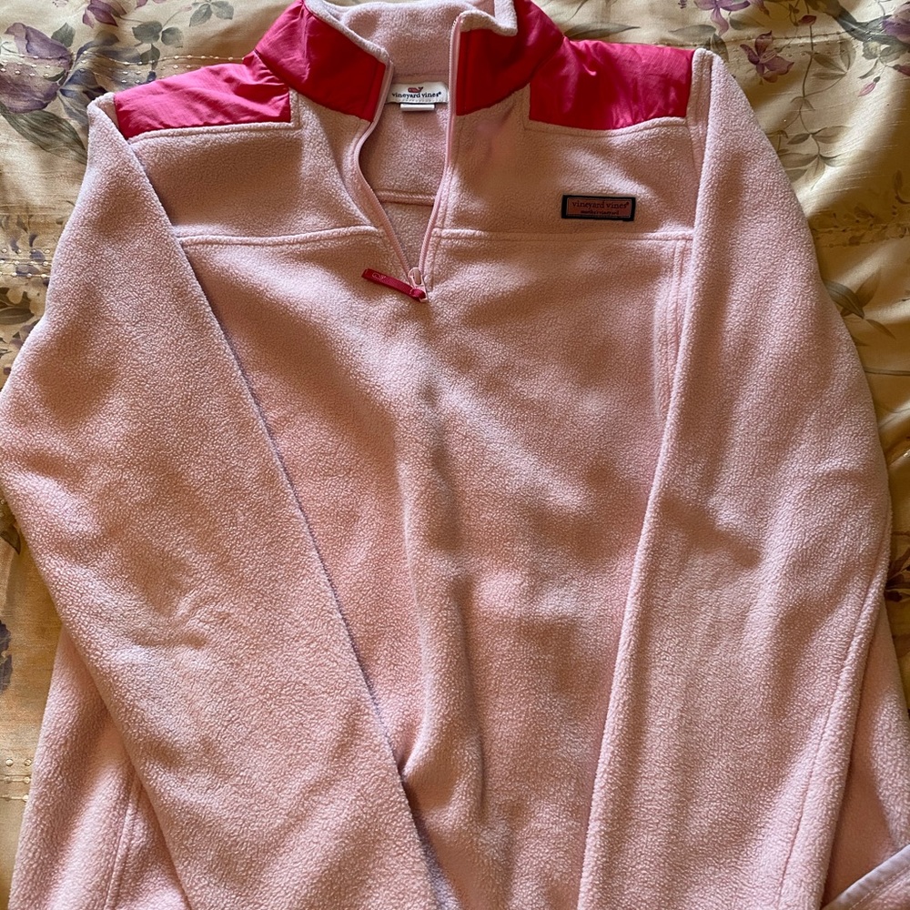 Vineyard Vines Pullover.  Size Medium
